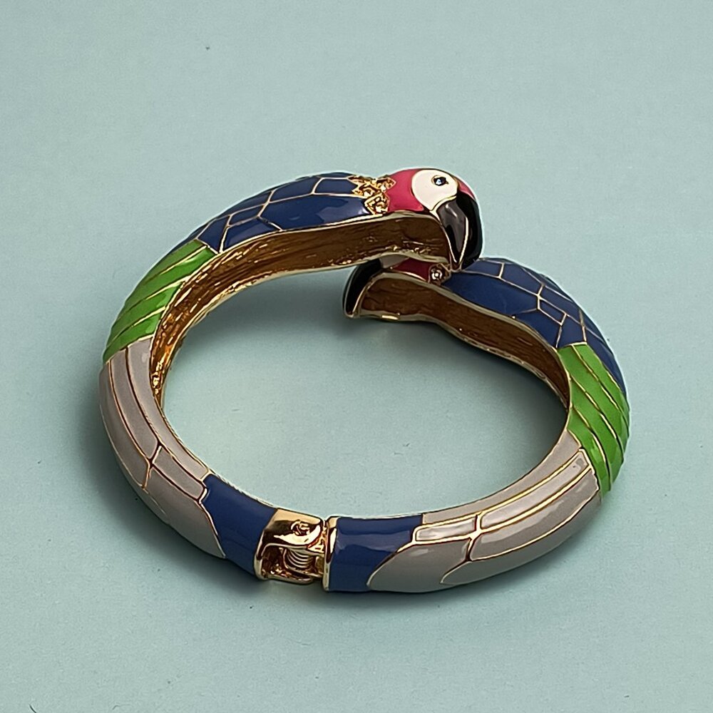 Tommy Bahama Enamel Parrot Bird Bangle  Bracelet Gold Tone Tropical Travel - Picture 7 of 9